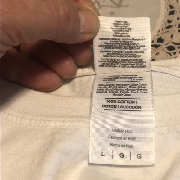 Used T-shirt by gildan size L - Picture 6 of 6